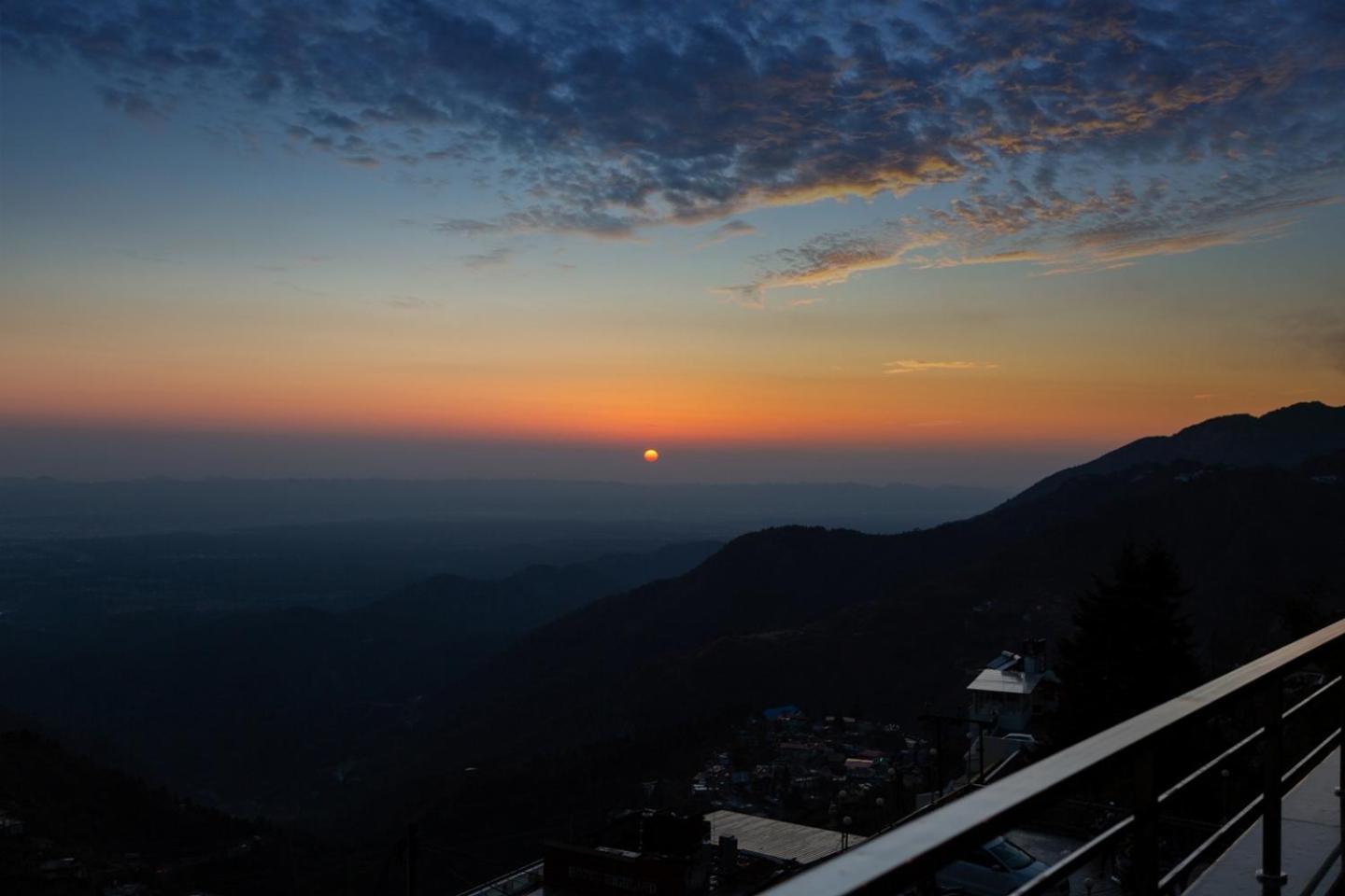 Hotel Park Royale Inn Mussoorie Exteriör bild