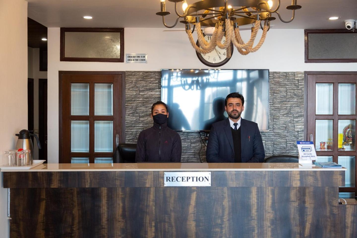 Hotel Park Royale Inn Mussoorie Exteriör bild